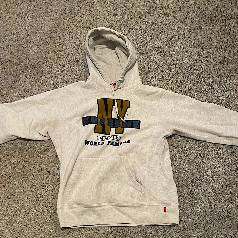 Supreme Sweat shirt, fits small n medium. Thick quality, any questions? text me